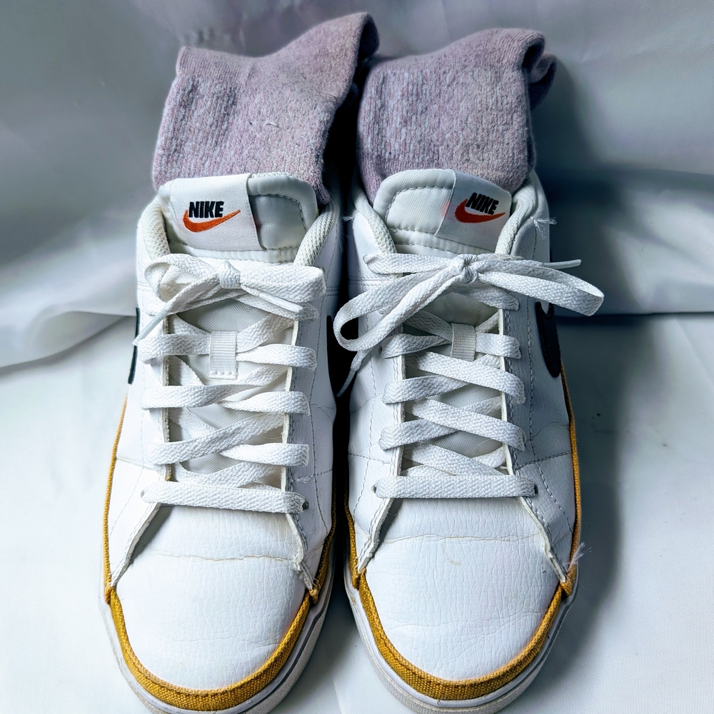 Nike Sneakers Gold With Bomba Socks